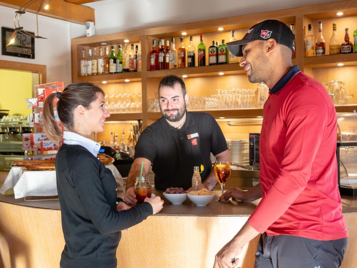 Golf Residenza Aparthotel Peschiera del Garda Bagian luar foto