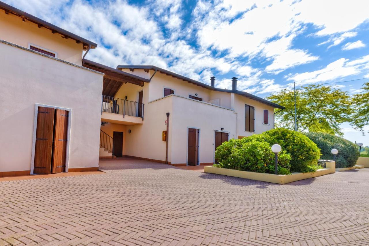 Golf Residenza Aparthotel Peschiera del Garda Bagian luar foto