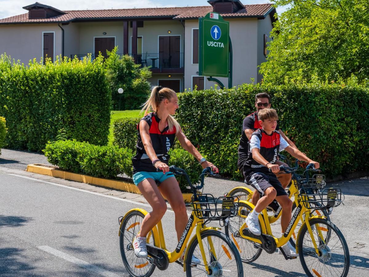 Golf Residenza Aparthotel Peschiera del Garda Bagian luar foto