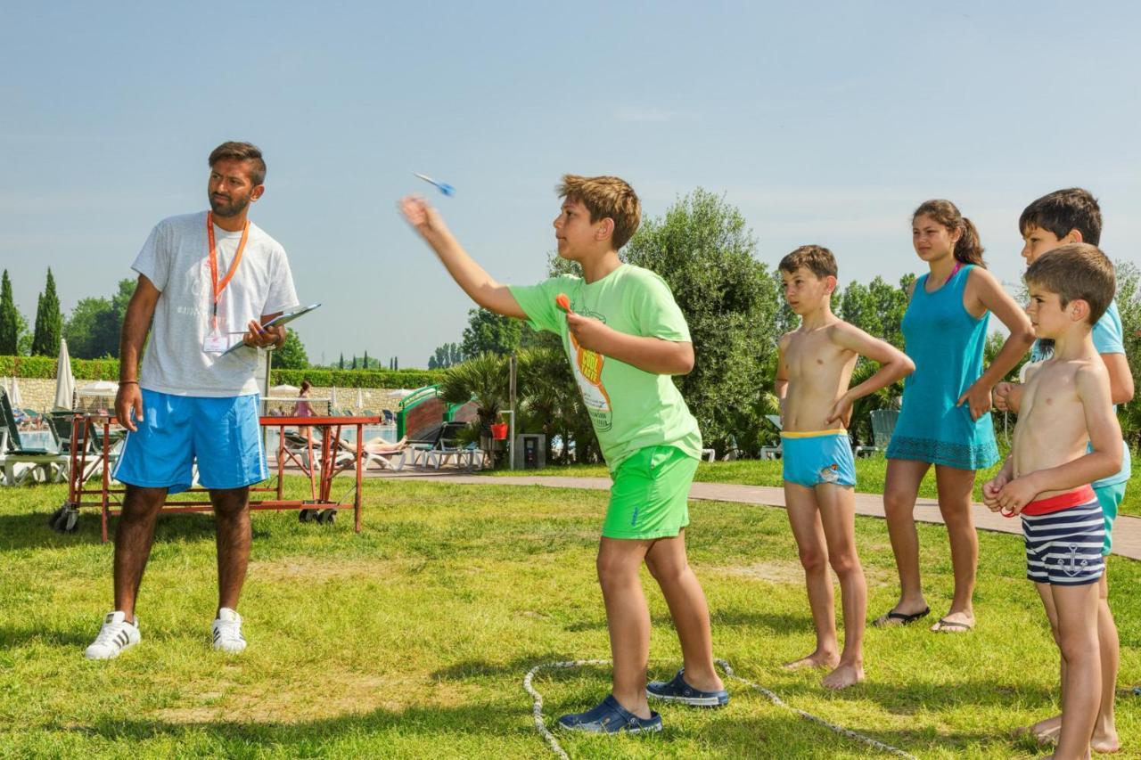 Golf Residenza Aparthotel Peschiera del Garda Bagian luar foto